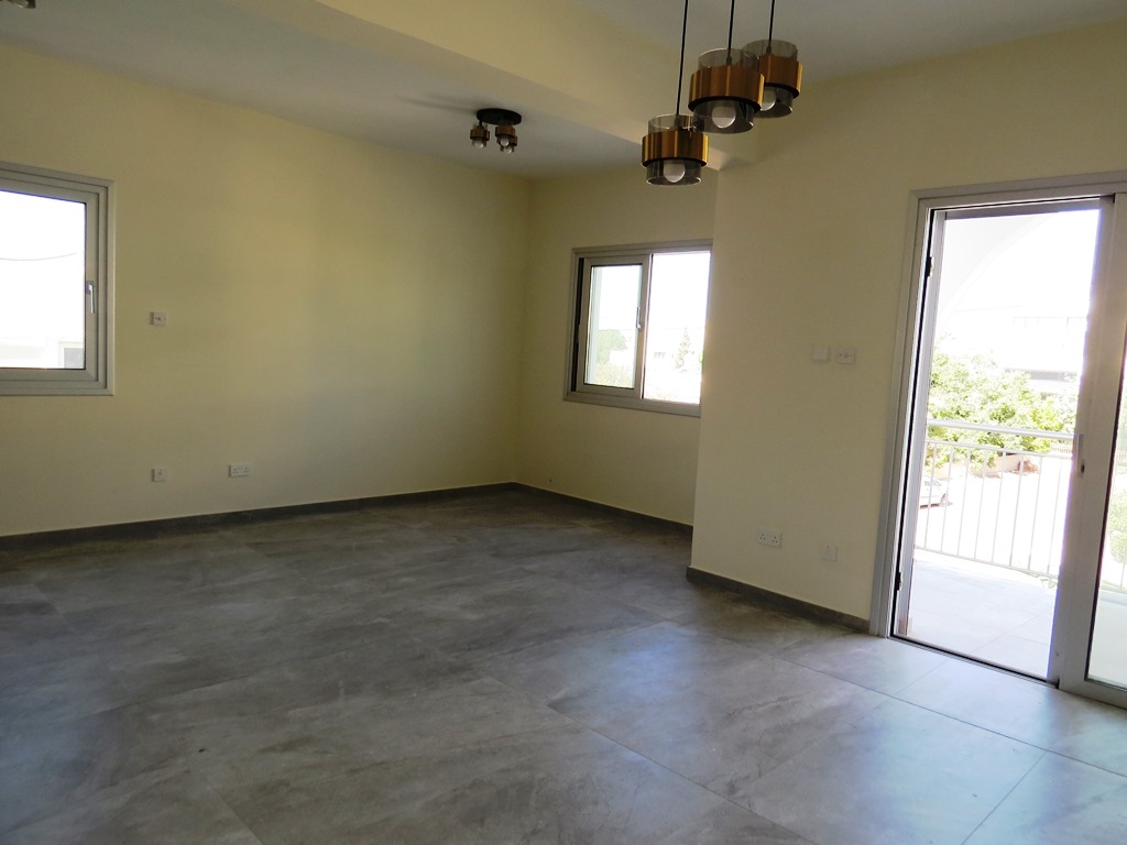 3 Bedroom first floor appartment €1500.00 per month