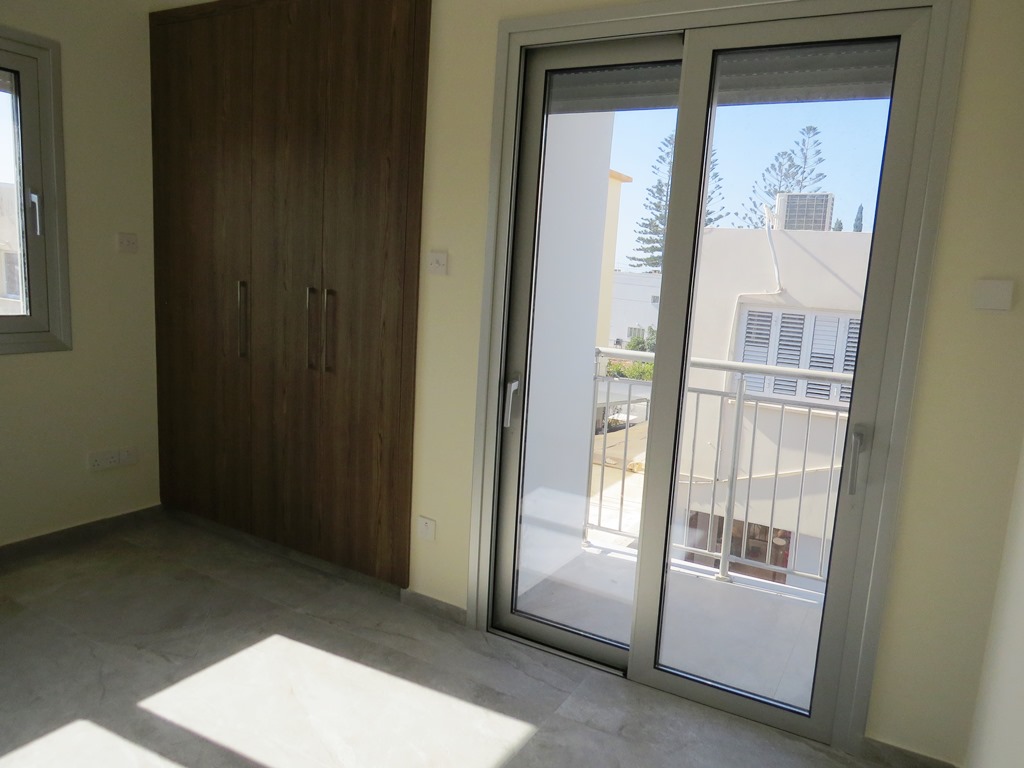 3 Bedroom first floor appartment €1500.00 per month
