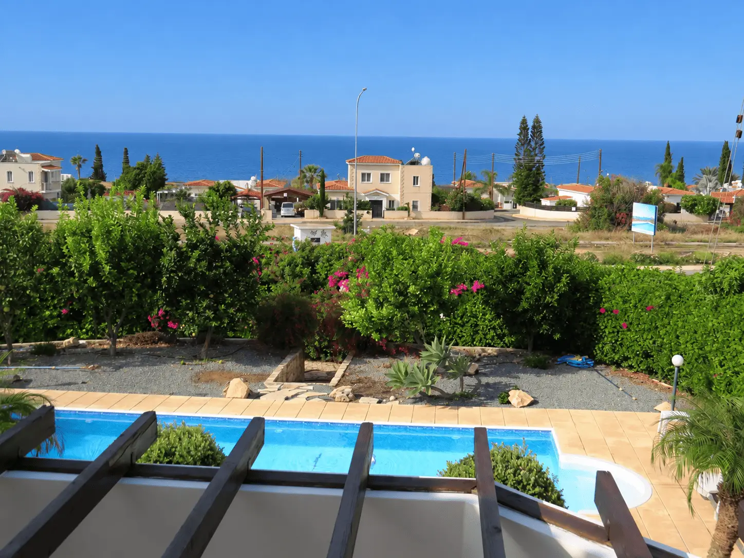 Beautiful Fully Furnished 3-Bedroom Detached Villa in Pegeia €3650,00  per month