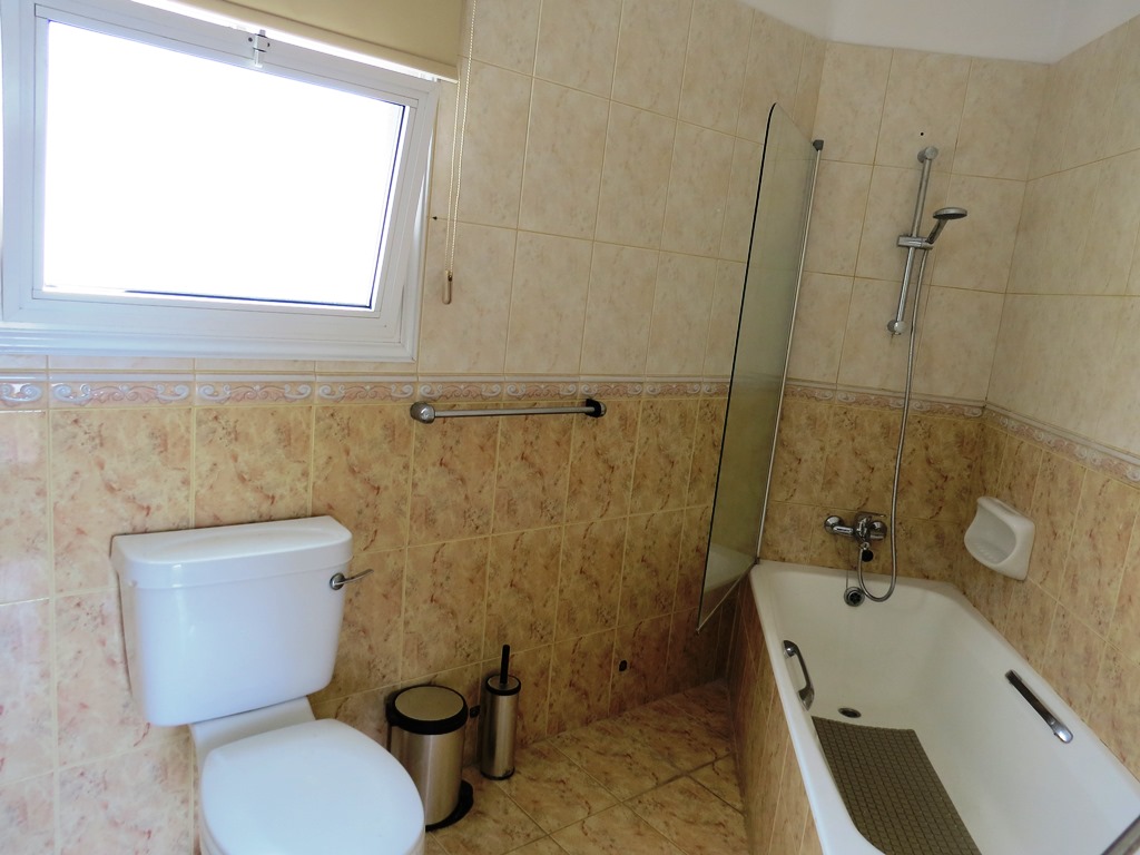 Beautiful Fully Furnished 3-Bedroom Detached Villa in Pegeia €3650,00  per month